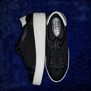 NWOT Leather sneakers by Steven Natural Comfort